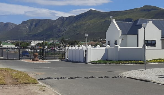 3 Bedroom Property for Sale in Sandbaai Western Cape